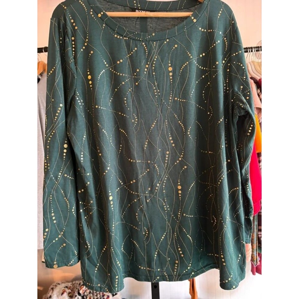 Bloomchic 14/16 women’s green top with gold studs